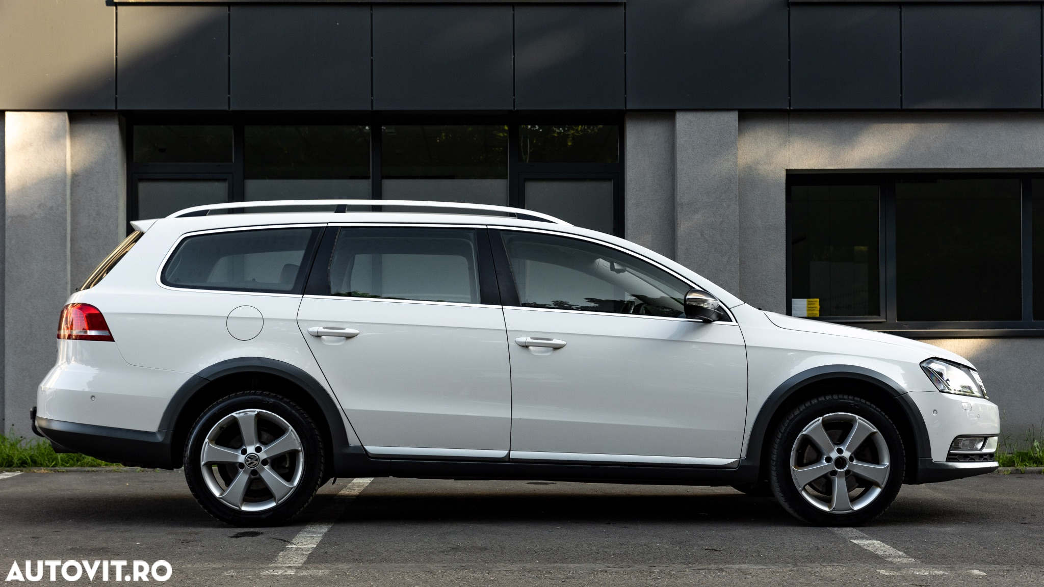 Volkswagen Passat Variant 2.0 TDI 4Motion BlueMotion Technology DSG Highline - 21
