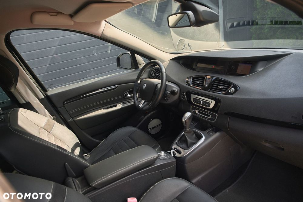 Renault Grand Scenic - 21