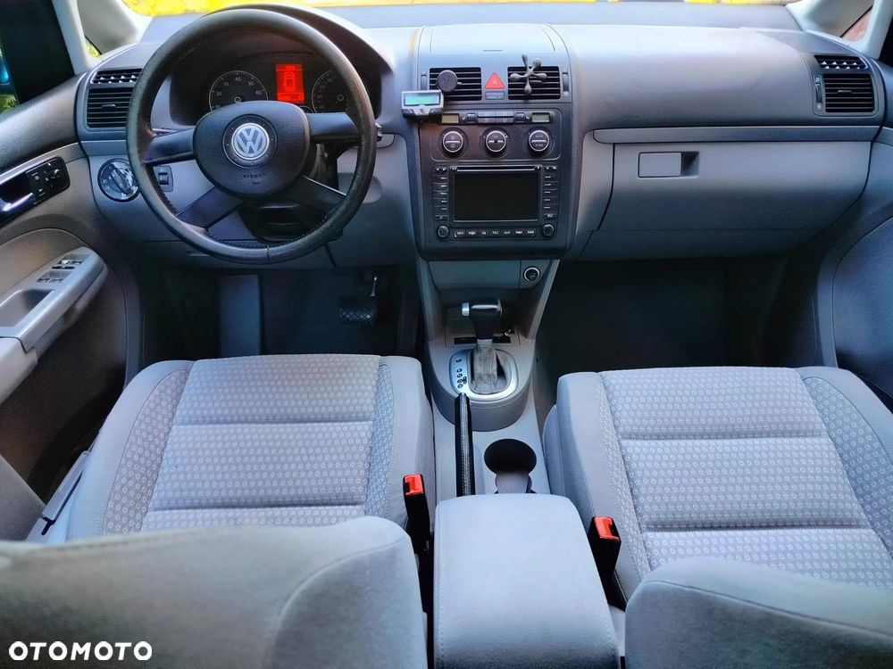 Volkswagen Touran - 30