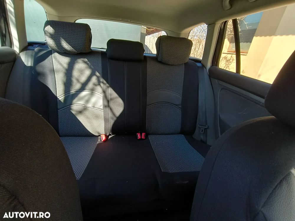 Volkswagen Golf 1.9 TDI Sportline - 2