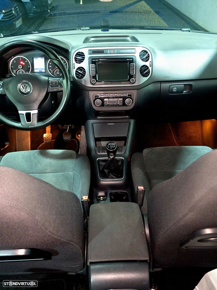 VW Tiguan 2.0 TDi Sport BlueMotion - 13