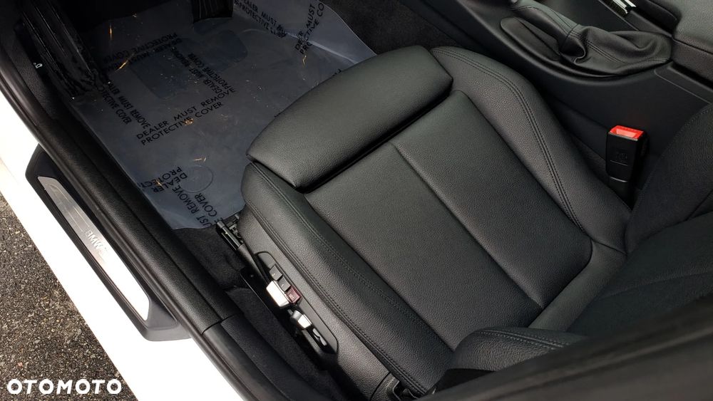 BMW Seria 3 330i Sport Line - 22