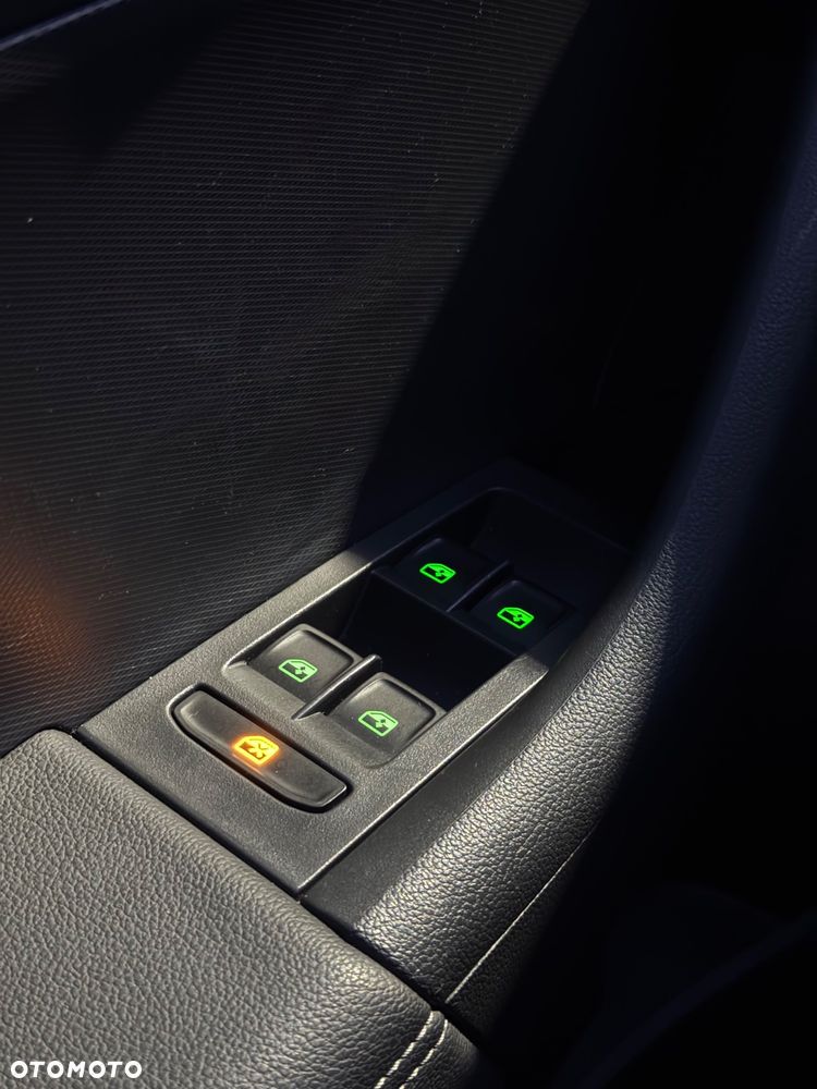 Skoda RAPID 1.0 TSI Ambition DSG - 14