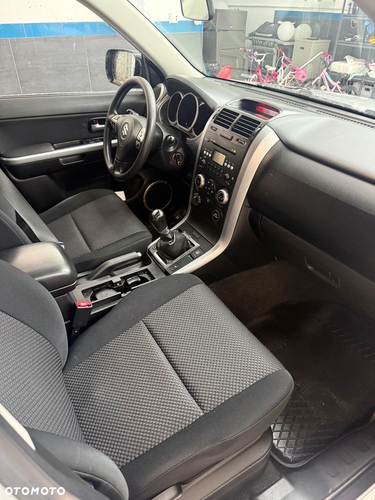 Suzuki Grand Vitara 1.9 DDiS Comfort - 10