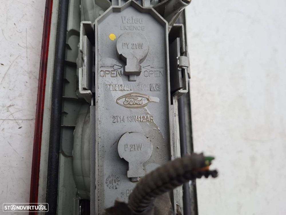 FAROLIM TRASEIRO DIREITO FORD TRANSIT CONNECT 2006 - 2