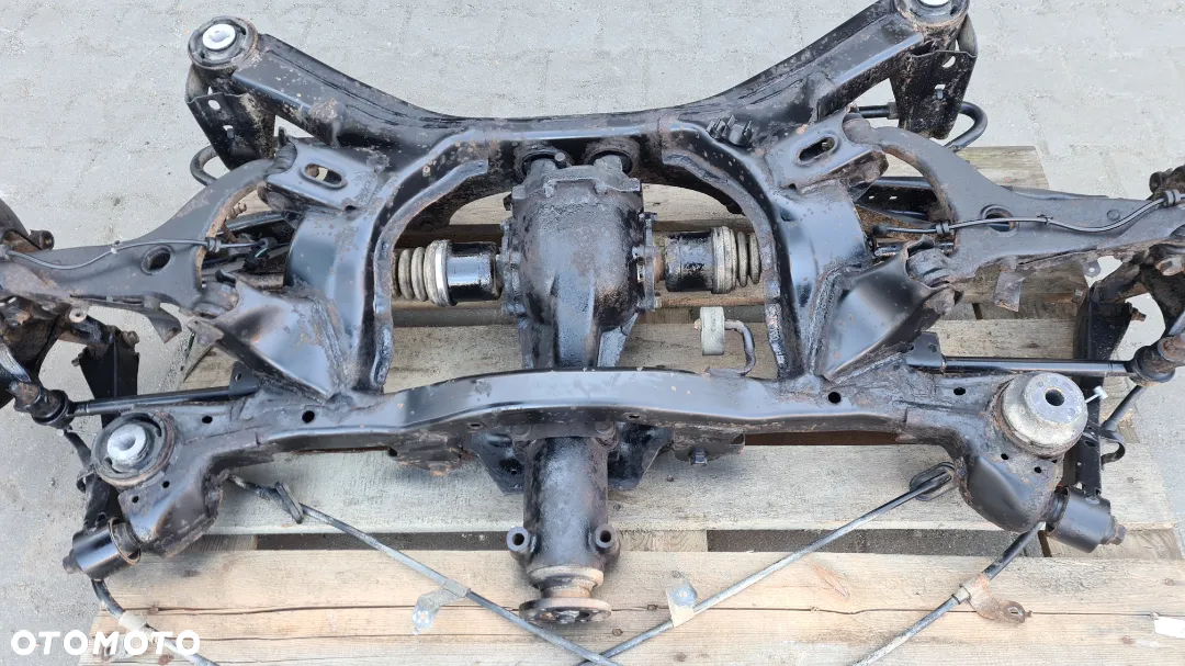 Subaru Forester 3 SH zawieszenie tylne sanki wahacze most napędowy zaciski tarcze - 8