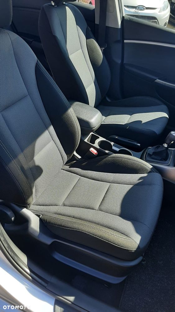 Hyundai i30 1.4 Trend - 17