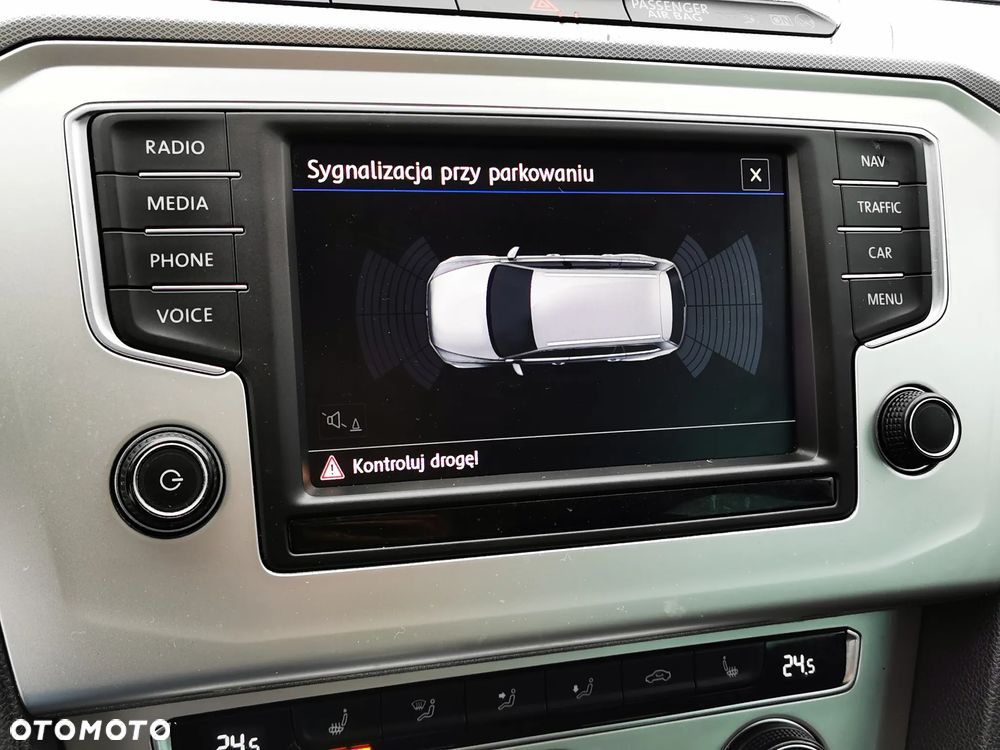 Volkswagen Passat 2.0 TDI BlueMotion Technology Highline - 25