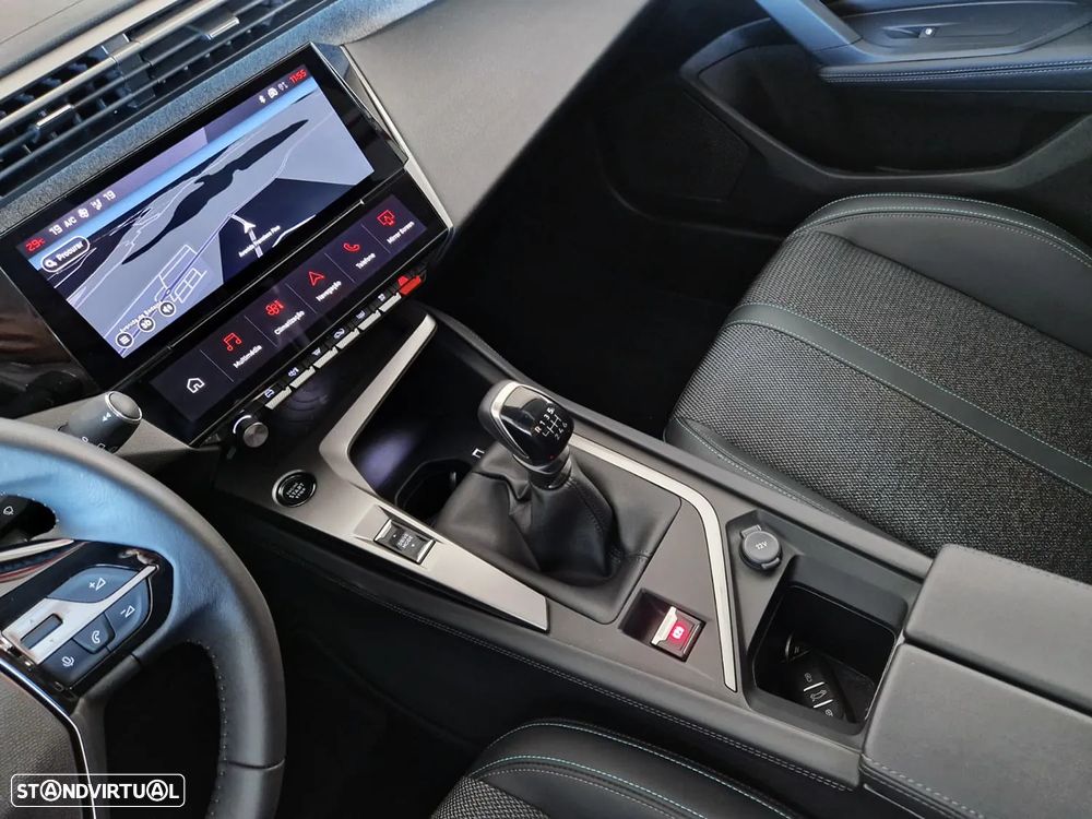 Peugeot 308 1.2 PureTech Allure - 26