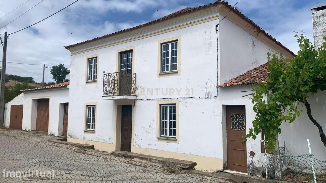 Espaçosa Moradia em Villas Ruivas com Garagem - Grande imagem: 3/18