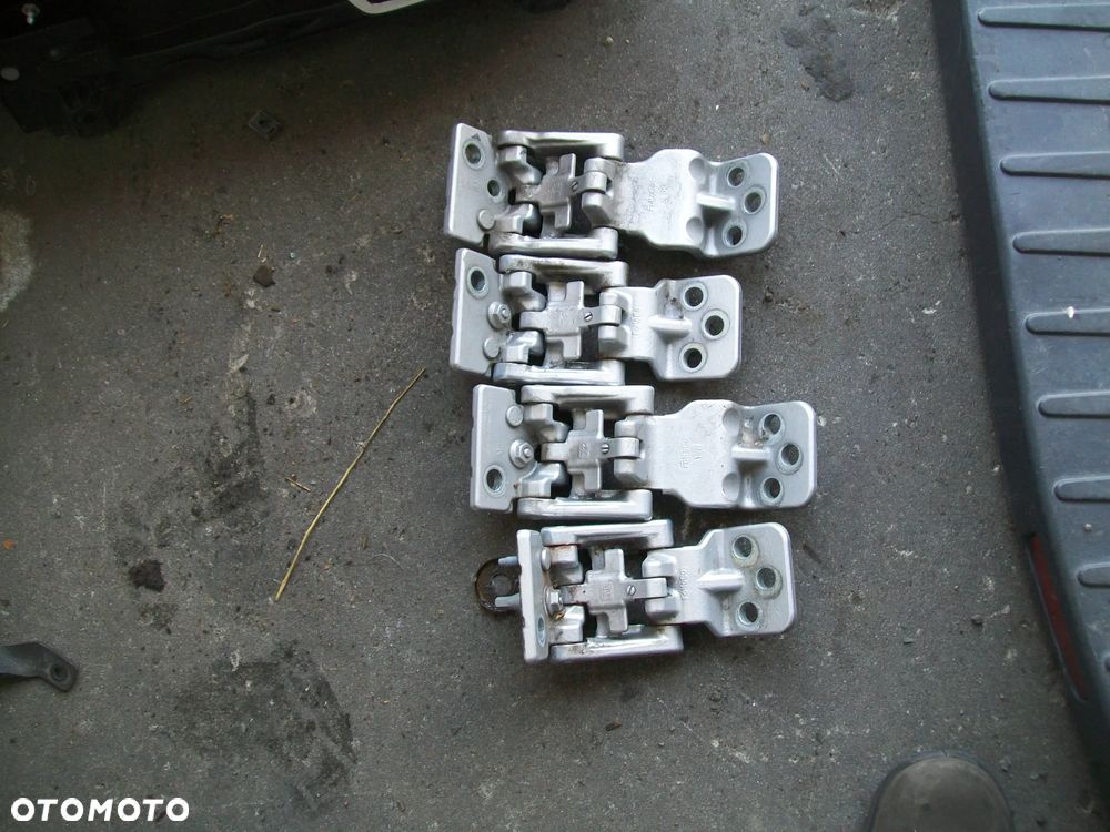 zawiasy tył ford transit mk8