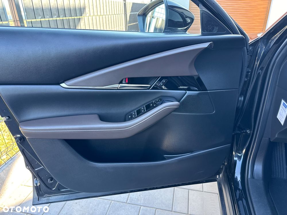 Mazda CX-30 SKYACTIV-X 2.0 M-Hybrid AWD SELECTION - 28