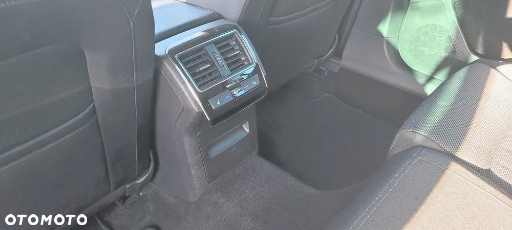 Skoda Superb 2.0 TDI SCR Ambition DSG - 17