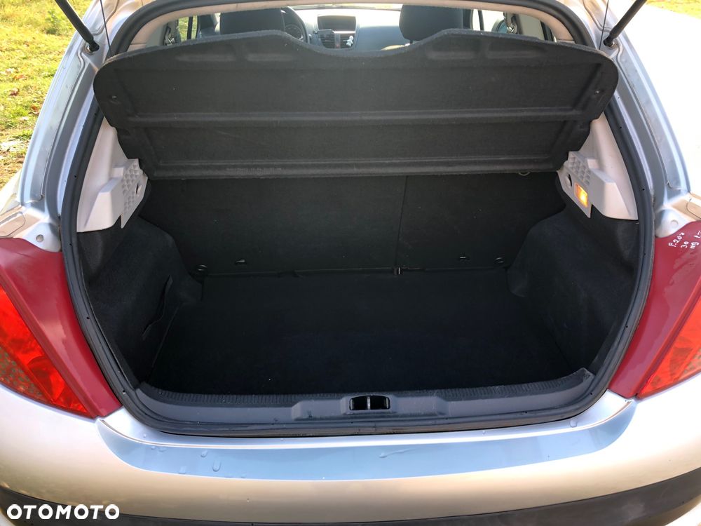 Peugeot 207 - 12