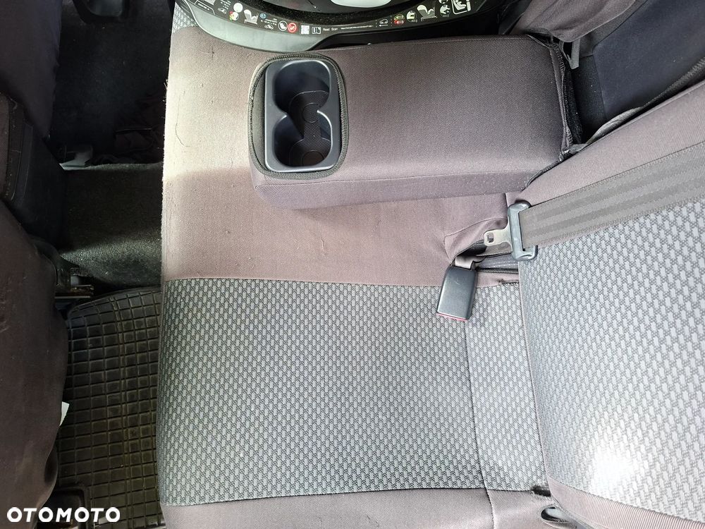 Mitsubishi Lancer 1.8 Invite - 26