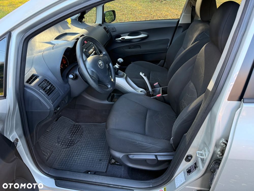 Toyota Auris 1.33 VVT-i Terra - 14
