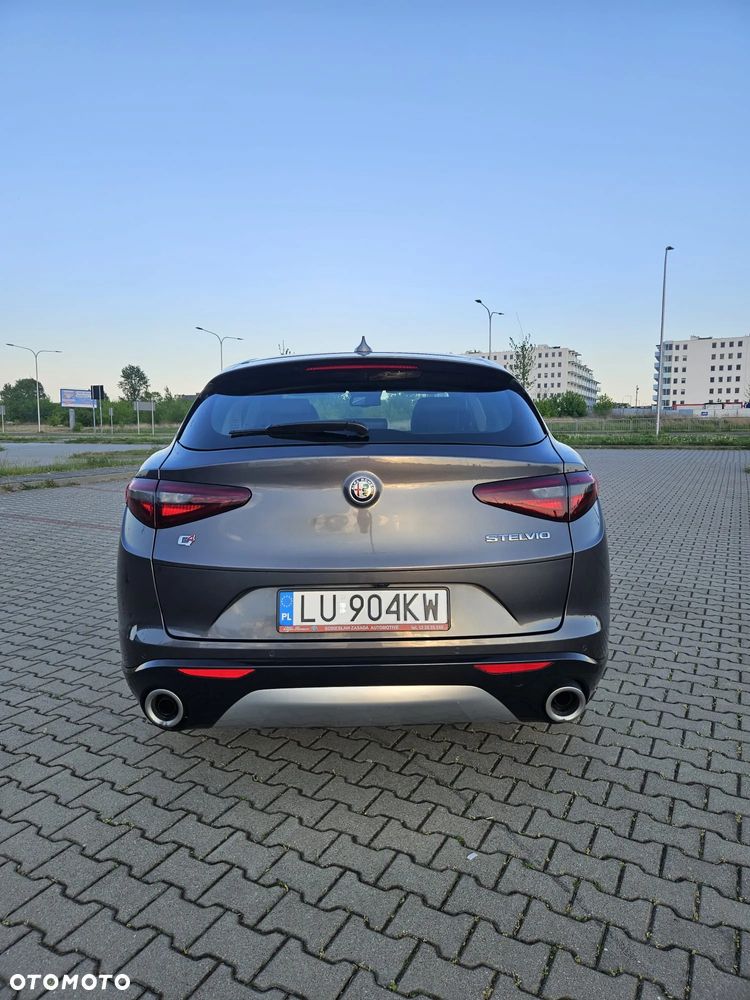 Alfa Romeo Stelvio 2.0 Turbo TI Q4 - 8