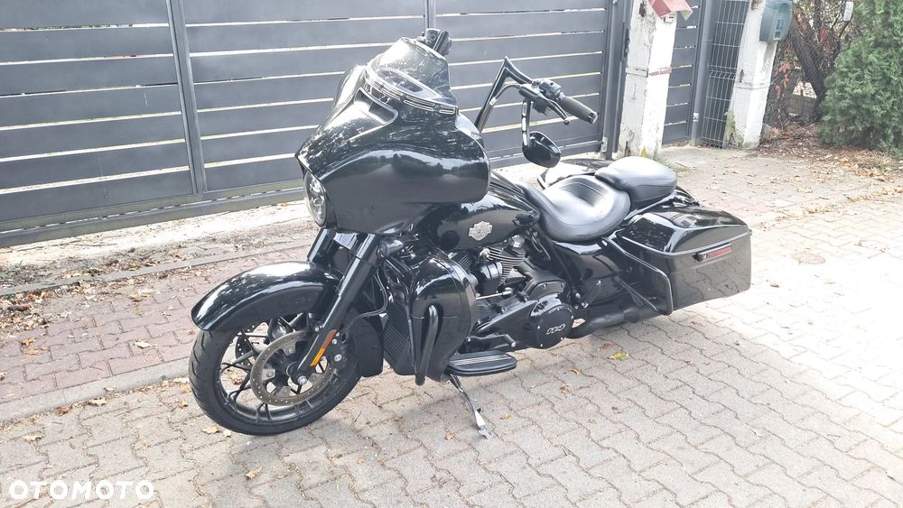 Harley-Davidson Touring Street Glide - 2