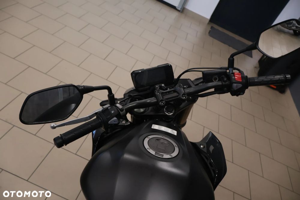 Honda CB - 8