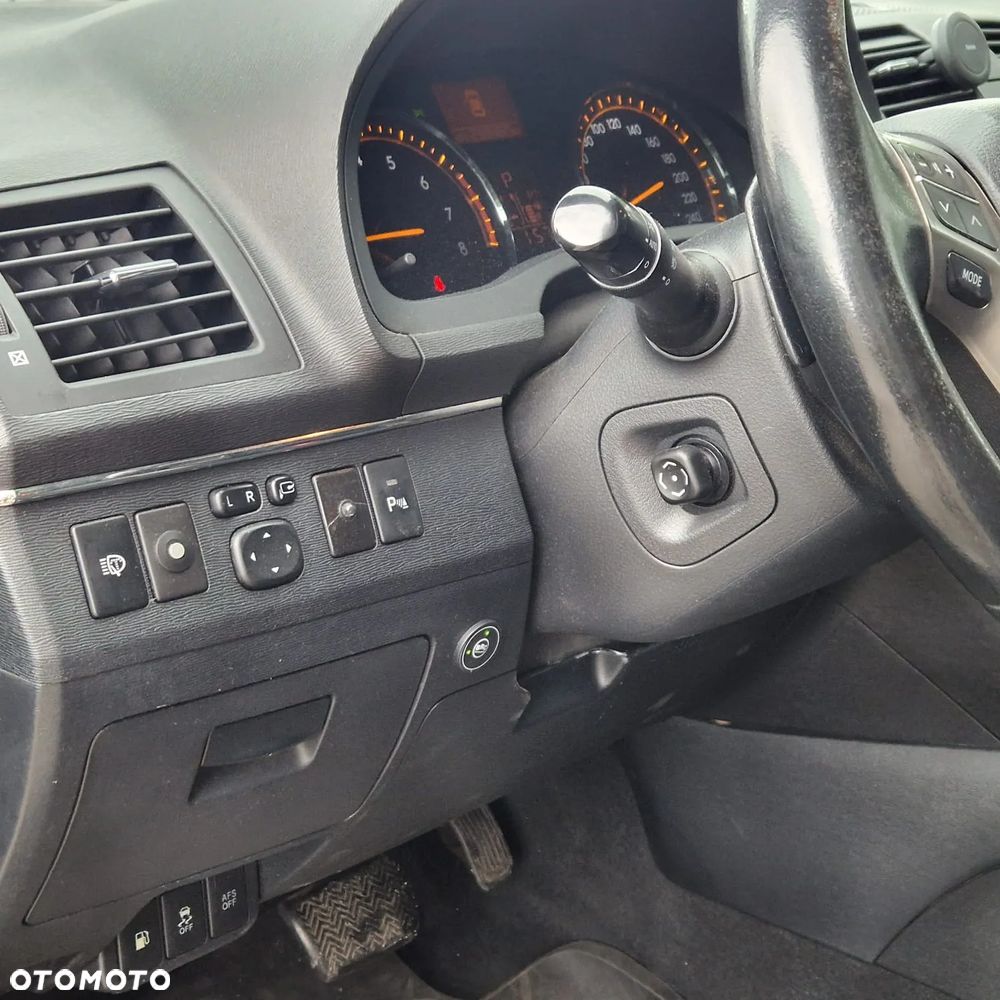 Toyota Avensis 2.0 Sol plus EU5 MS - 8