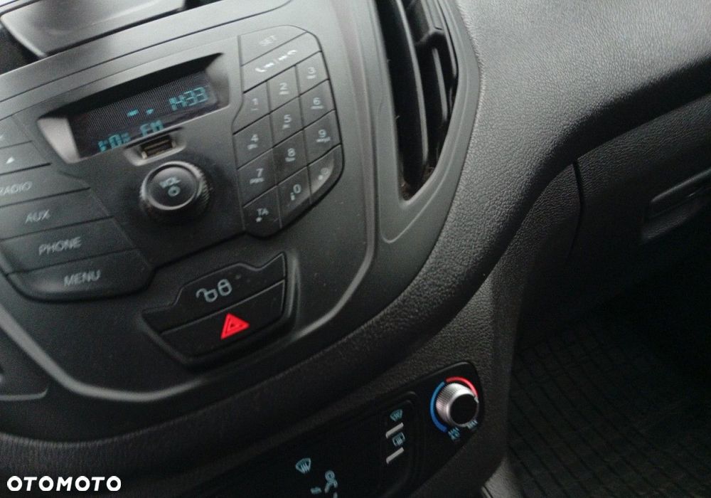 Ford Transit Courier - 25