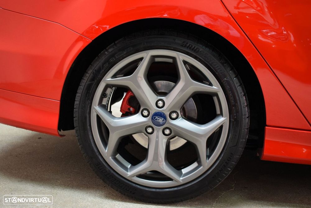 Ford Focus SW 2.0 EcoBoost ST - 46