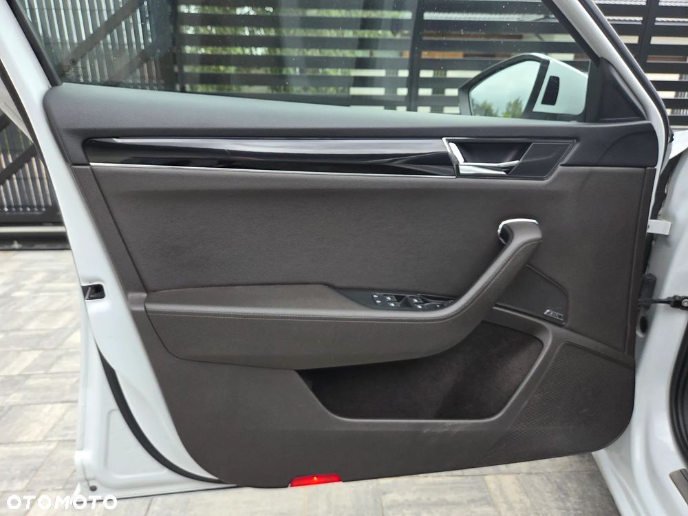 Skoda Superb 2.0 TDI SCR 4x4 L&K DSG - 37