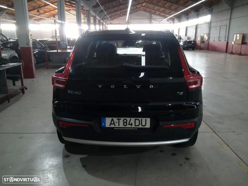 Volvo XC 40 1.5 T3 Tech Edition - 4