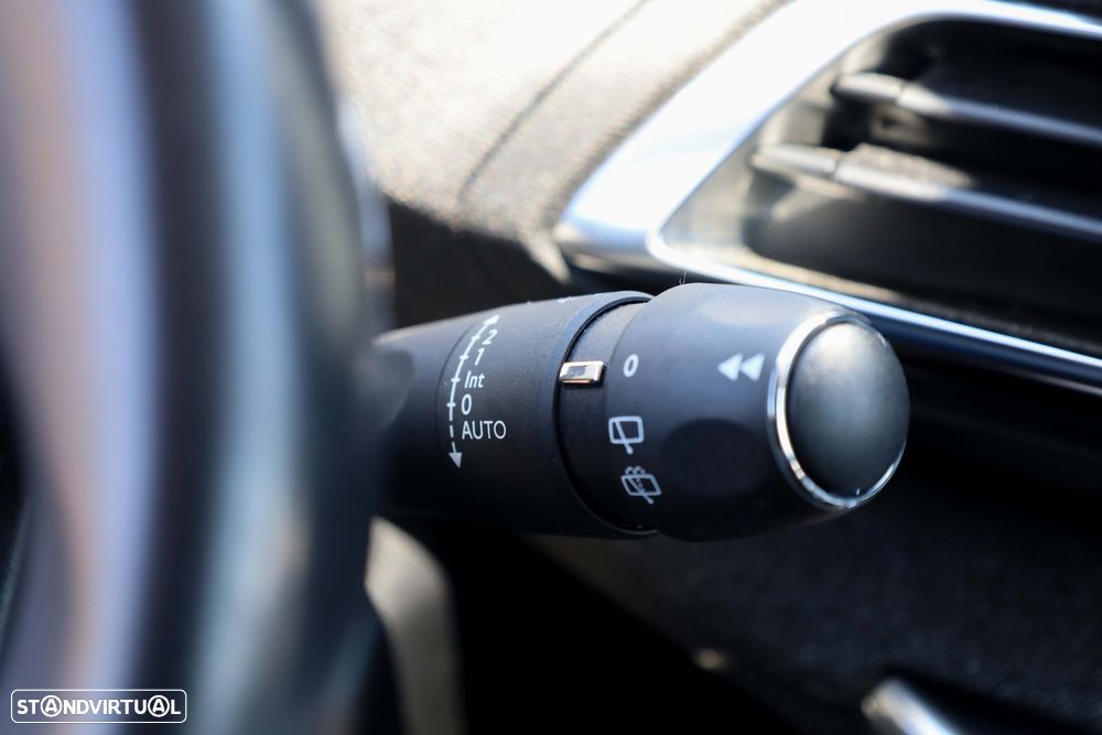 Peugeot 3008 1.6 Hybrid Active Pack e-EAT8 - 28