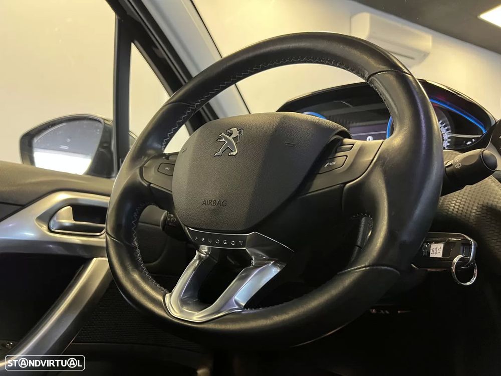 Peugeot 208 1.2 PureTech GT Line - 35