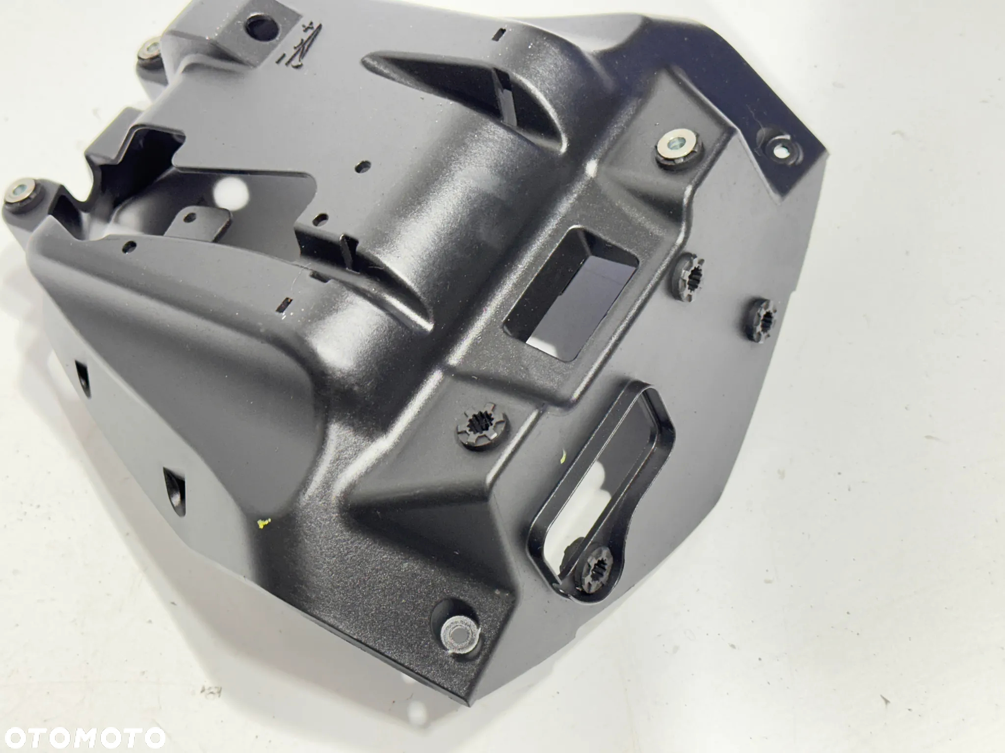 Stelaż mocowanie czaszy  KTM Duke 690   12-15R - 8