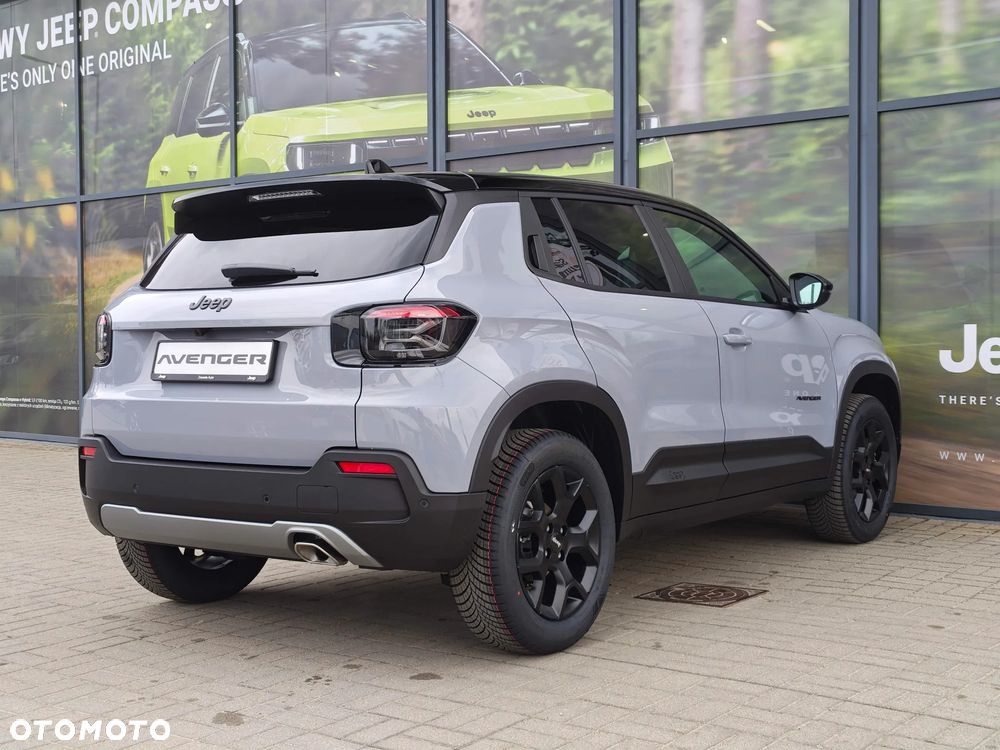 Jeep Avenger 1.2 T3 mHEV Black Edition FWD eDCT6 - 11