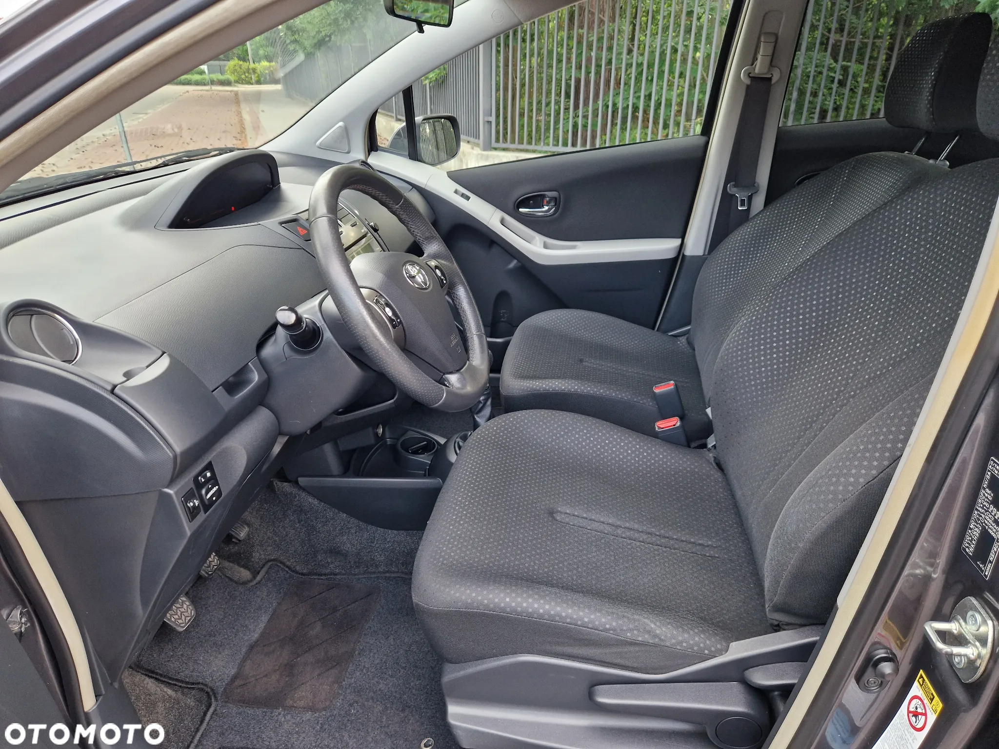 Toyota Yaris 1.33 Sol - 19