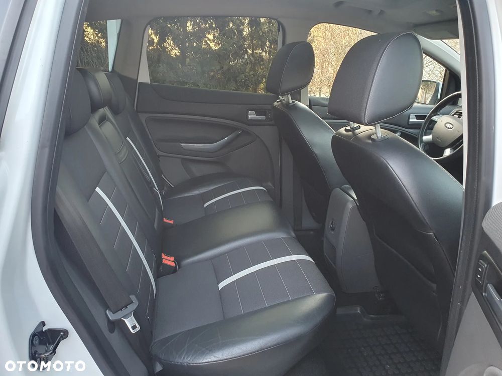 Ford Kuga 2.0 TDCi 4x4 Trend - 26