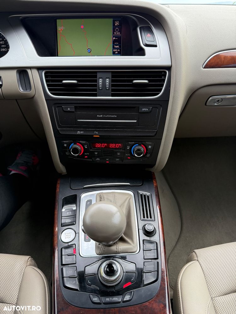 Audi A4 2.0 TDI DPF multitronic Attraction - 17