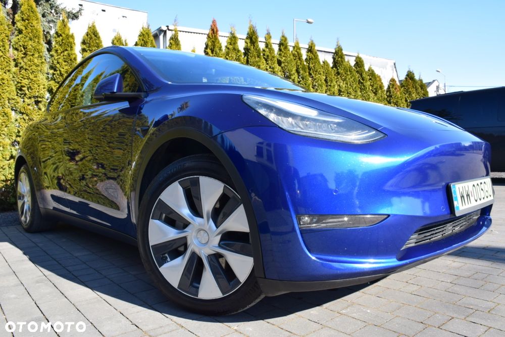 Tesla Y - 22