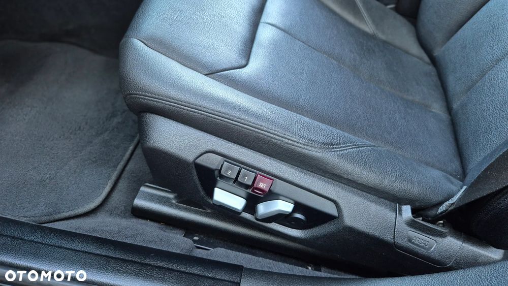 BMW Seria 3 320i xDrive Advantage sport - 18
