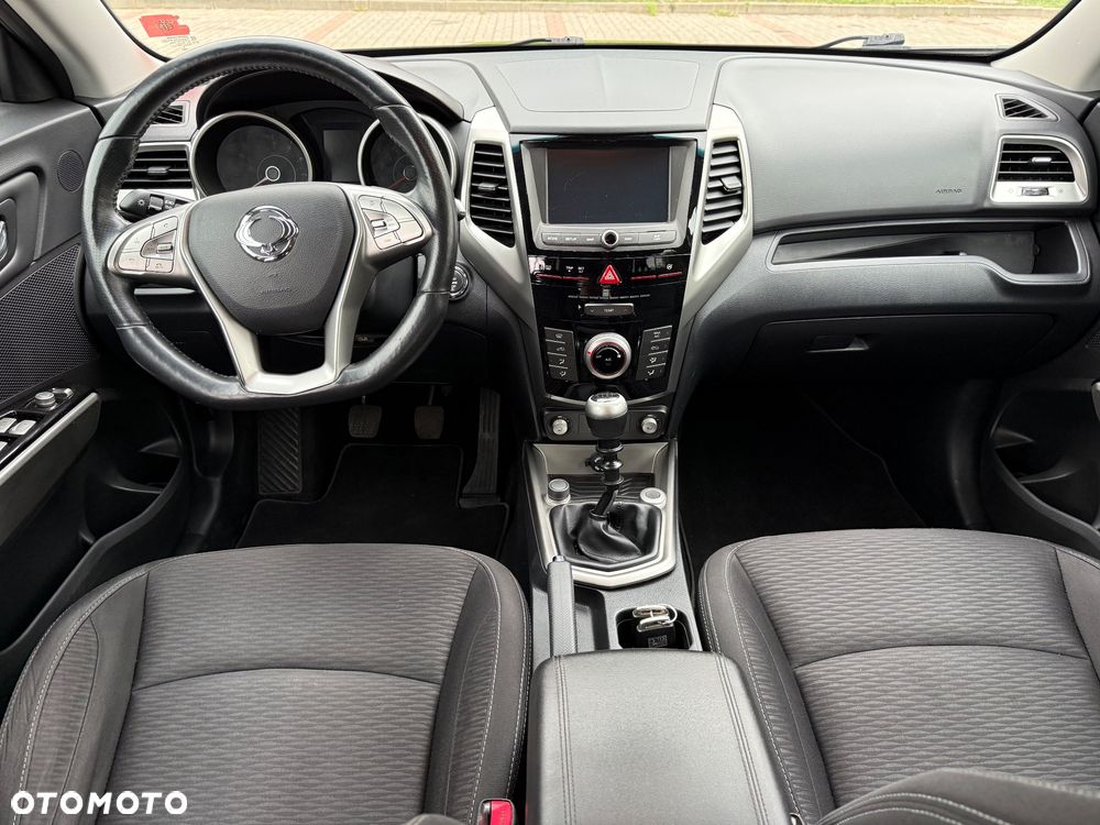 SsangYong/KGM Tivoli e-XGi 160 2WD Black+White - 11