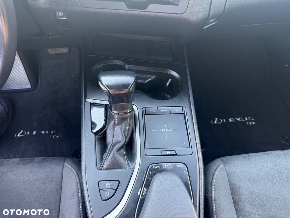 Lexus UX 250h Elegance 2WD - 21