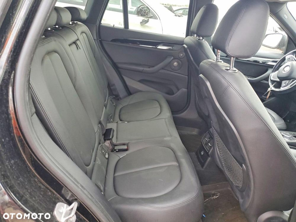 BMW X1 xDrive25i Sport Line - 9