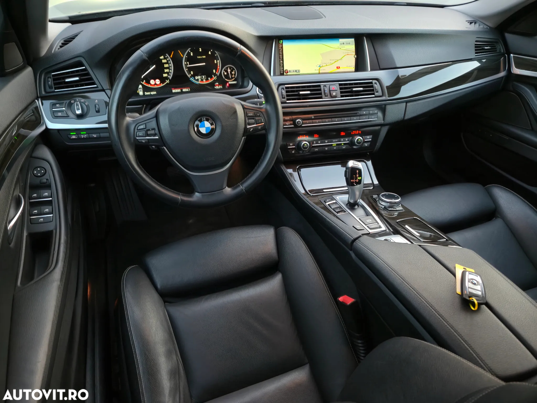 BMW Seria 5 525d Touring Sport-Aut. - 35