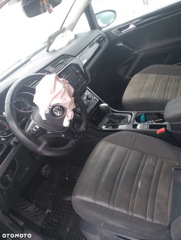 Volkswagen Touran 1.4 TSI BMT Comfortline DSG - 10