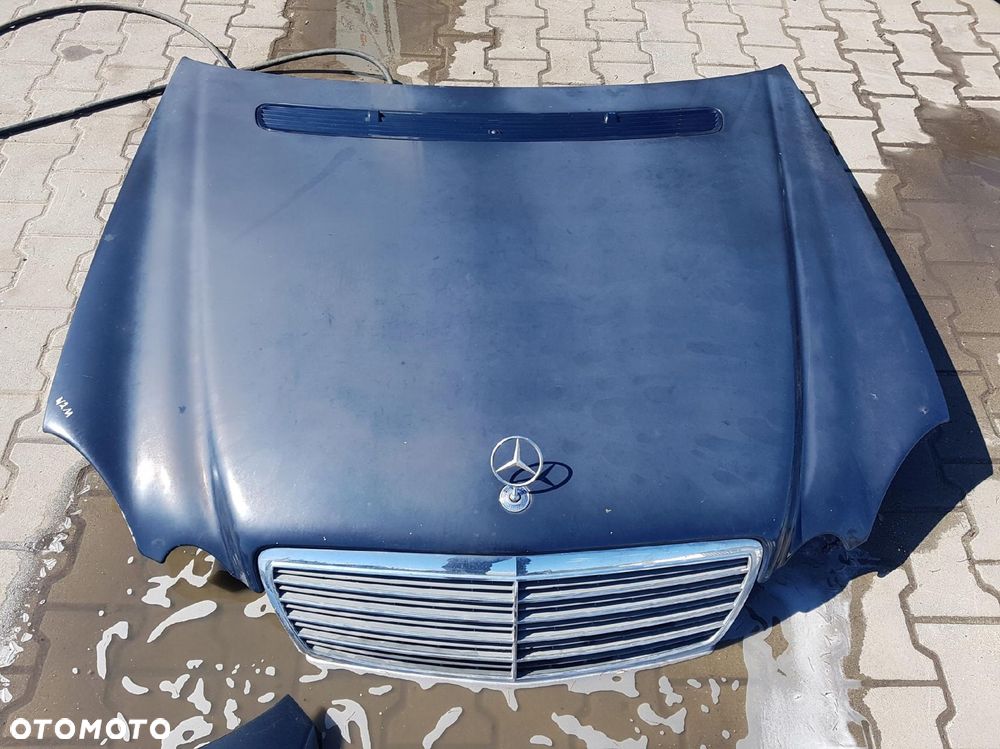 MERCEDES E KLASA W211 02-06r MASKA GRILL - 1