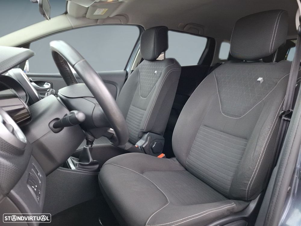 Renault Clio Sport Tourer 1.5 dCi Limited - 11