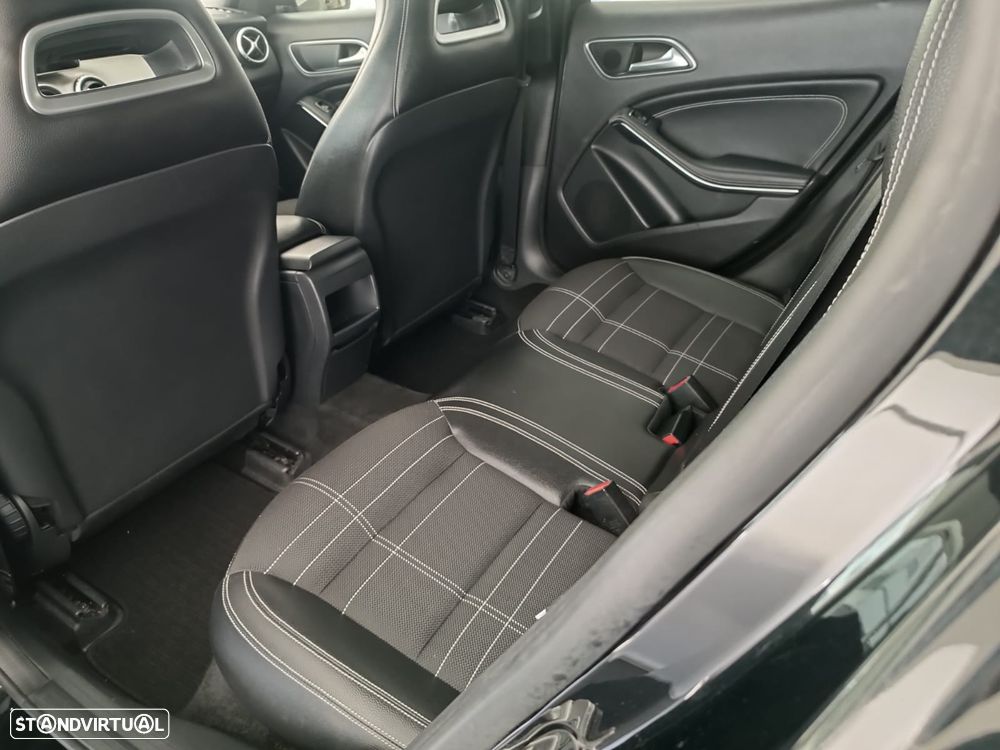 Mercedes-Benz GLA 180 d Urban - 13