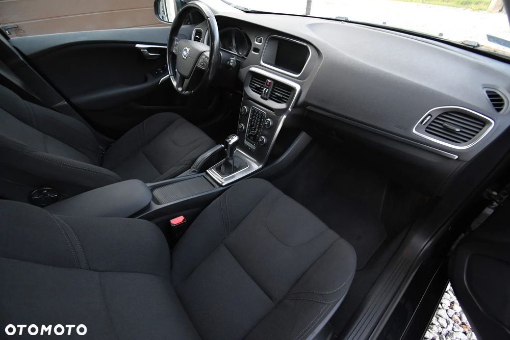 Volvo V40 D4 Momentum - 15