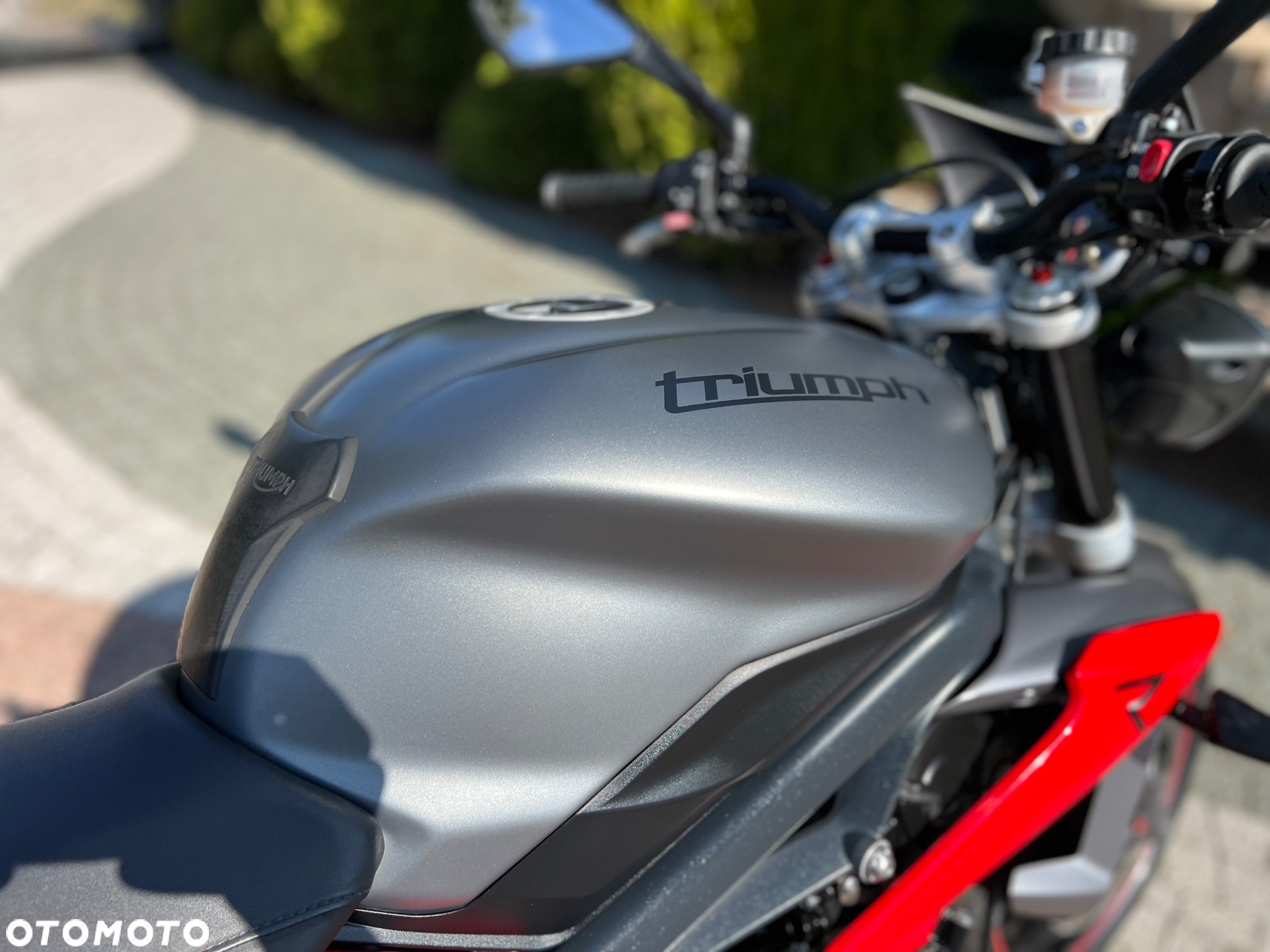 Triumph Street Triple - 16