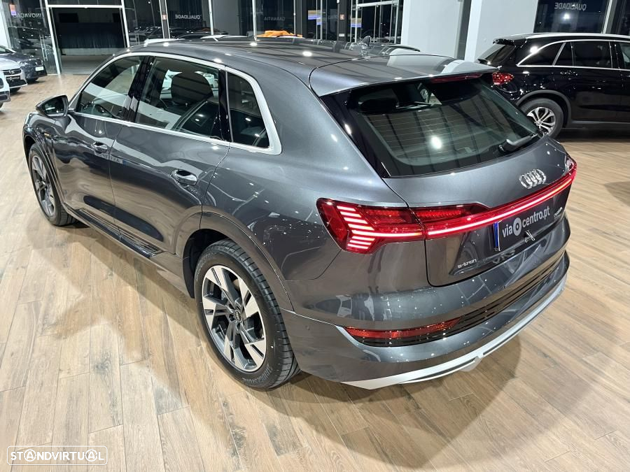 Audi Q8 e-Tron 55 quattro S line - 44