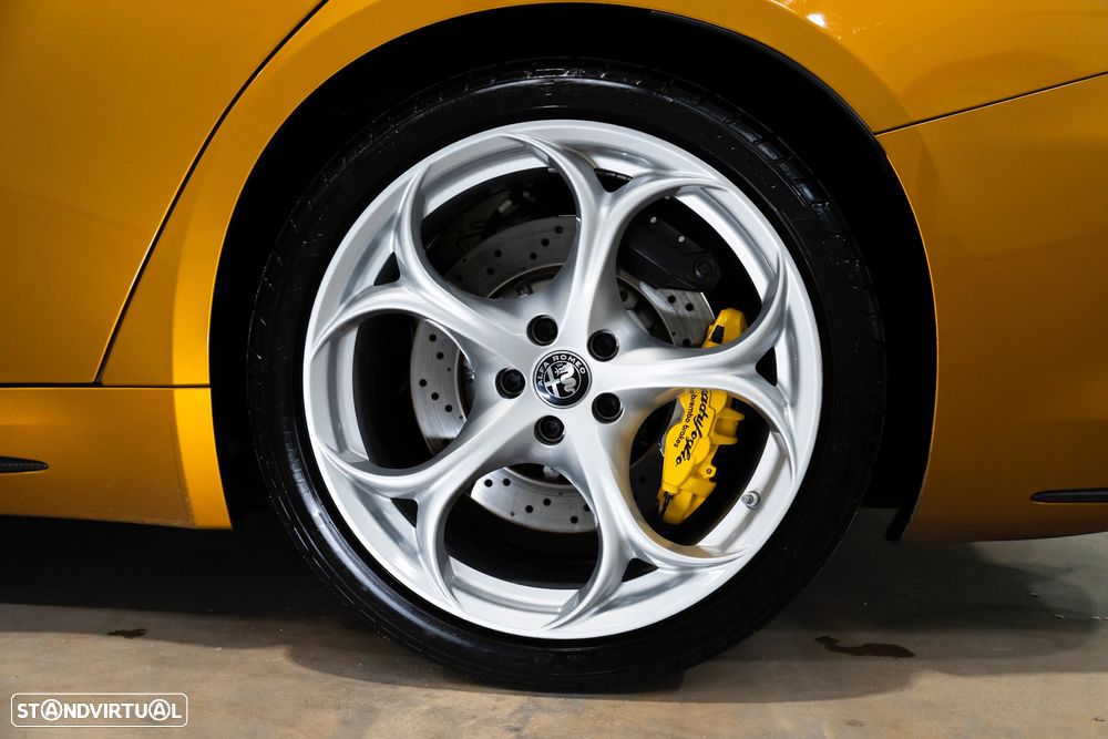 Alfa Romeo Giulia 2.9 V6 Bi-Turbo AT8 Quadrifoglio - 13