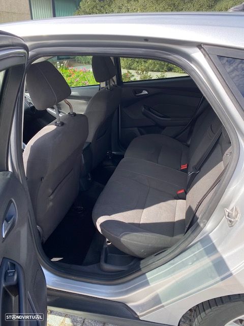 Ford Focus 1.0 SCTi Titanium - 8